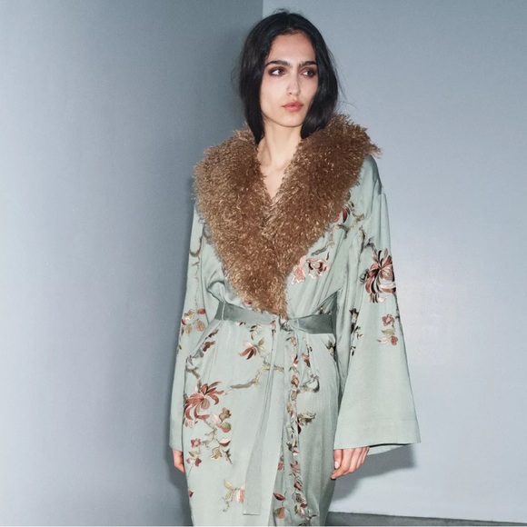 Zara Jackets & Blazers - ZARA FAUX FUR COLLAR KIMONO ZW
COLLECTION LIMITED EDITION